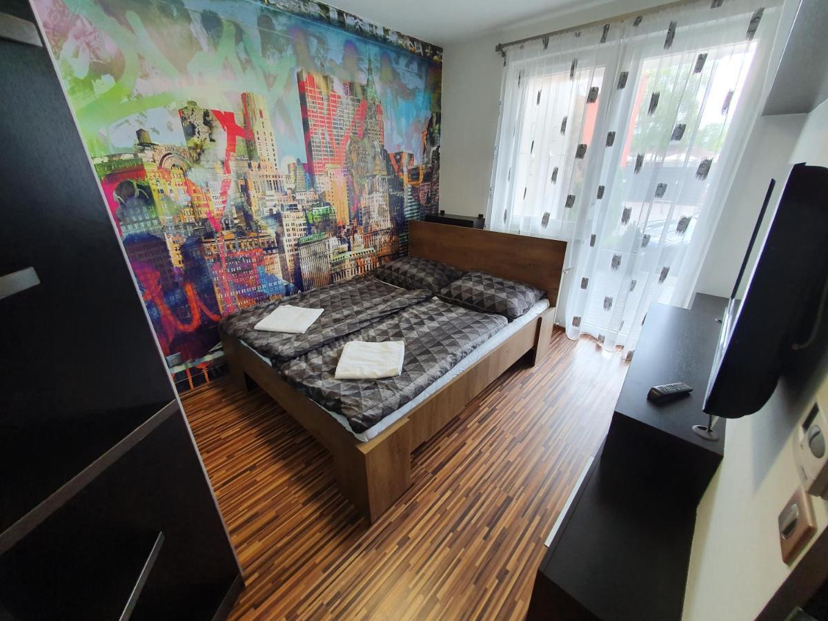 Black Brothers Wellness Apartments Siófok Esterno foto